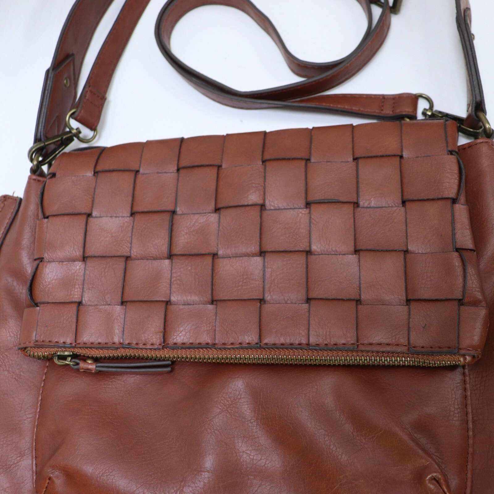 Walmart Crossbody Handbag Medium Brown Faux Pebble Leather Lined Shoulder Bag — image 3 of 8